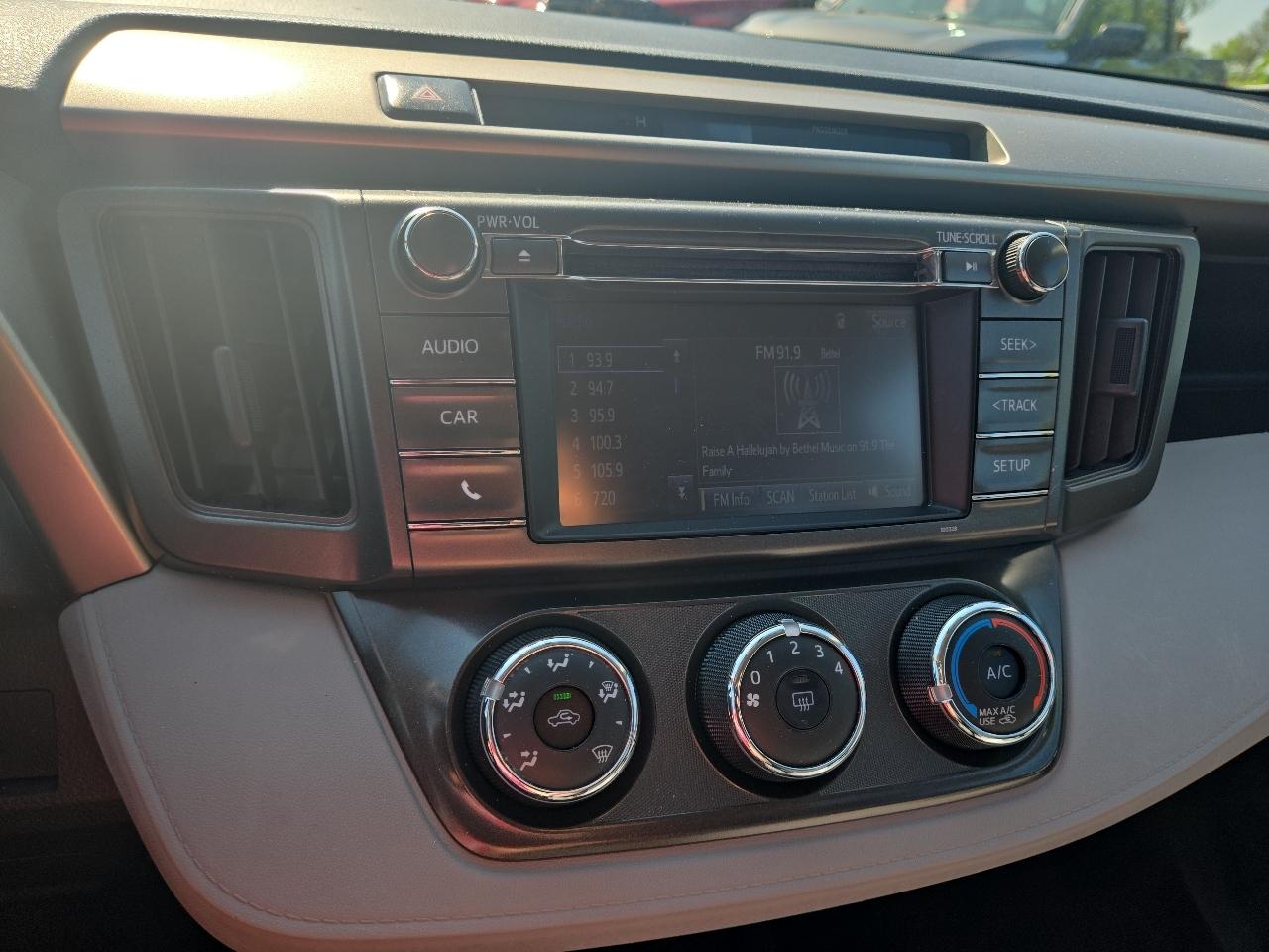 Toyota RAV4 LE AWD 2015