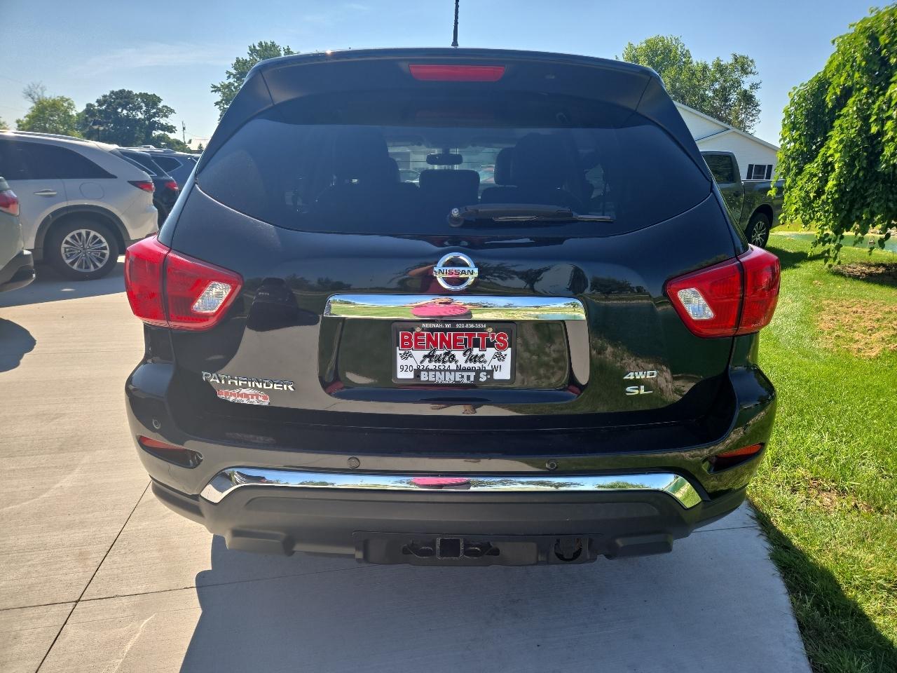Nissan Pathfinder SV 4WD 2018