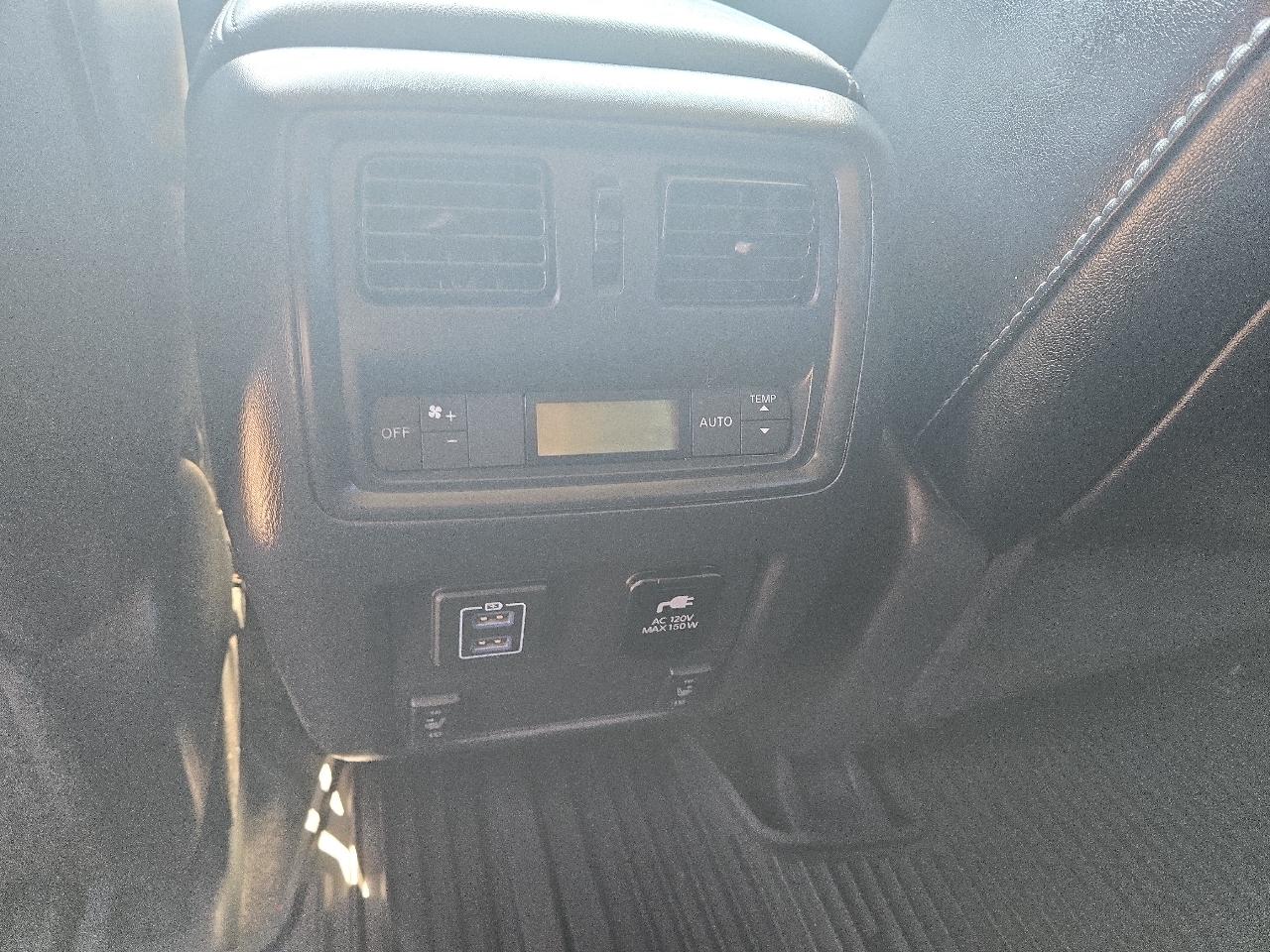 Nissan Pathfinder SV 4WD 2018