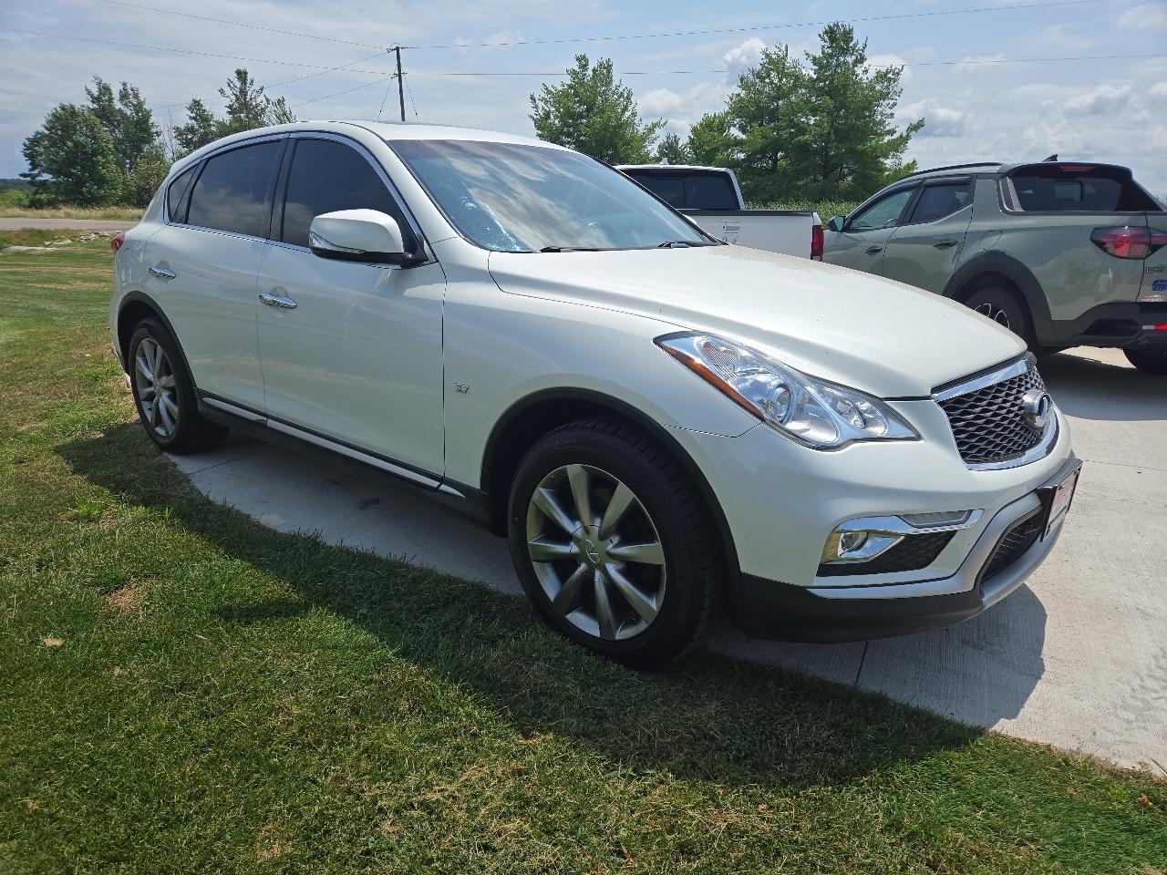 Infiniti QX50 Base AWD 2016