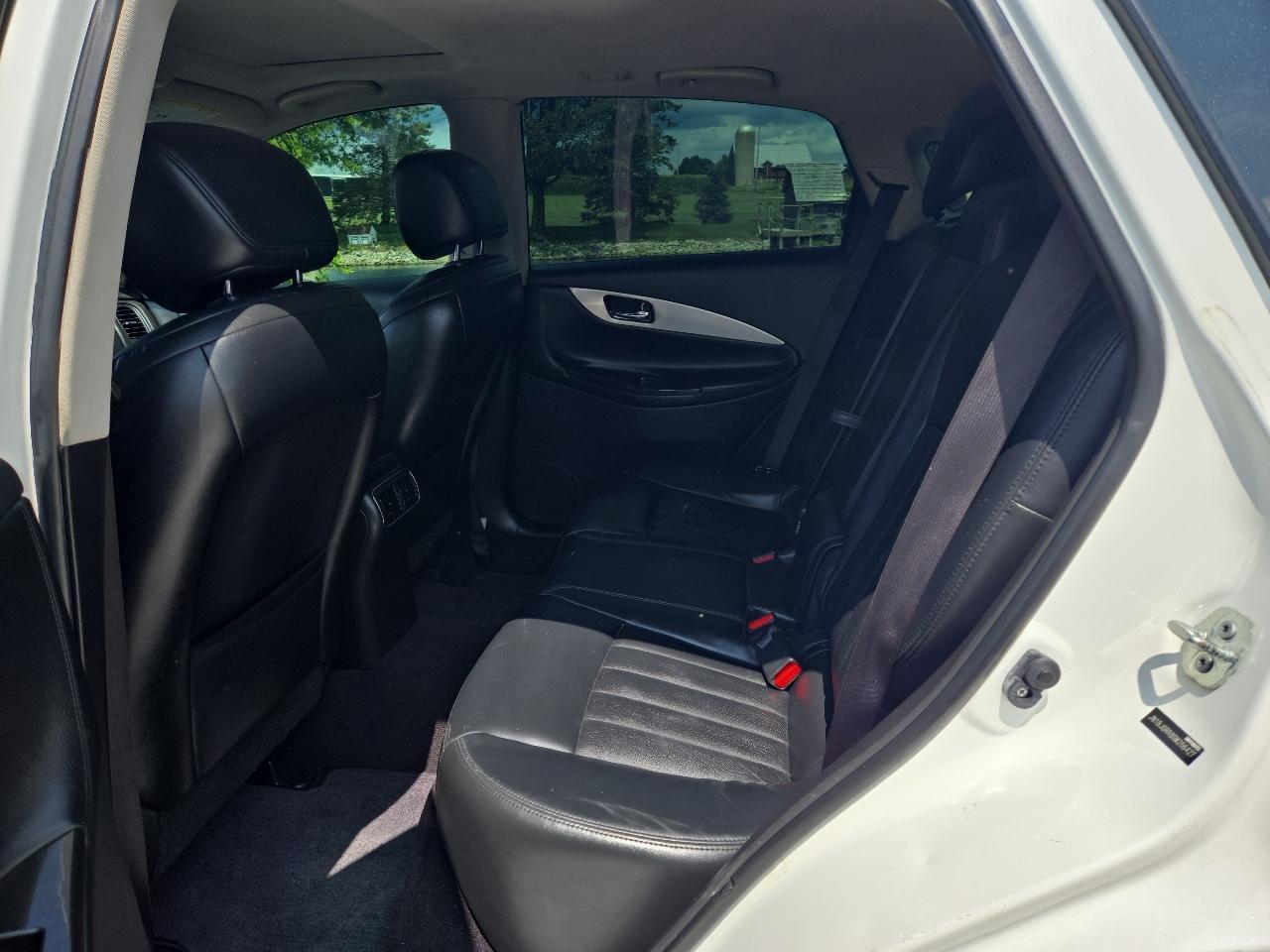 Infiniti QX50 Base AWD 2016