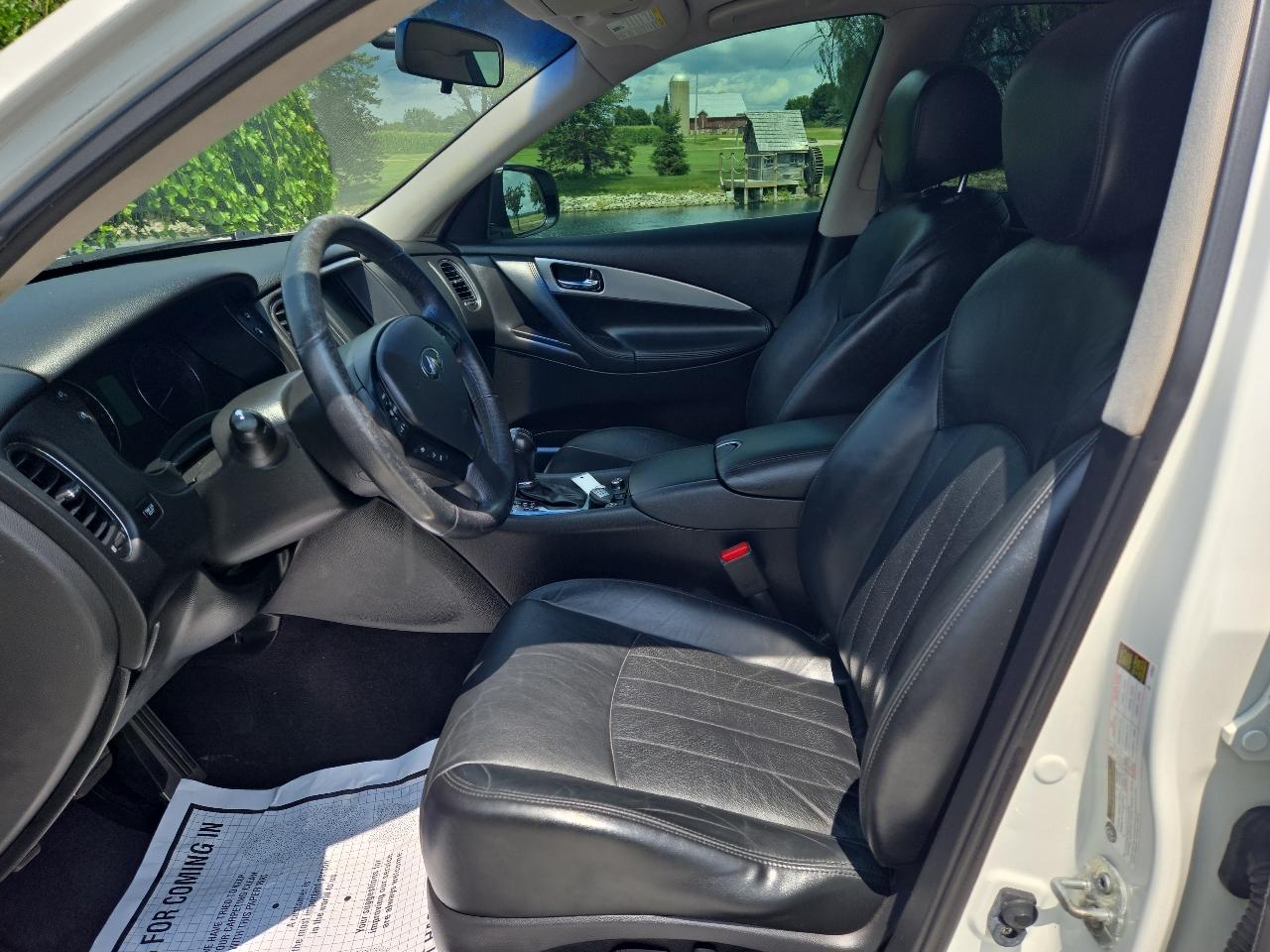 Infiniti QX50 Base AWD 2016