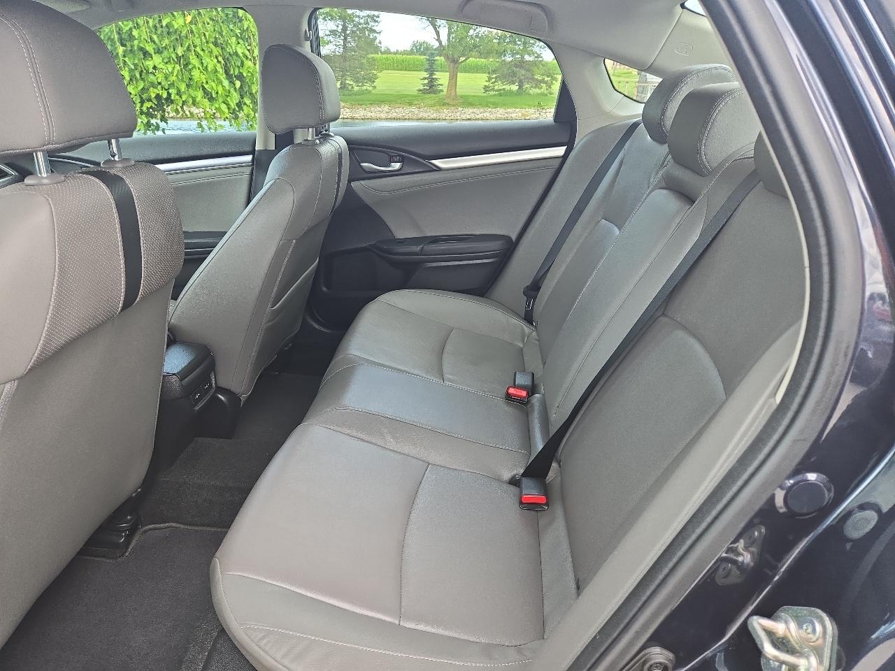 Honda Civic Touring Sedan CVT 2016