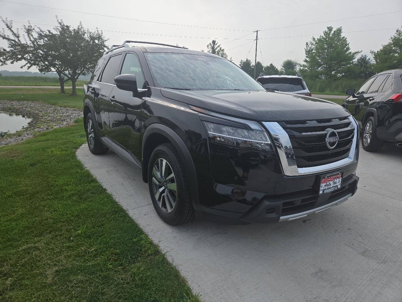 Nissan Pathfinder SL 4WD 2023