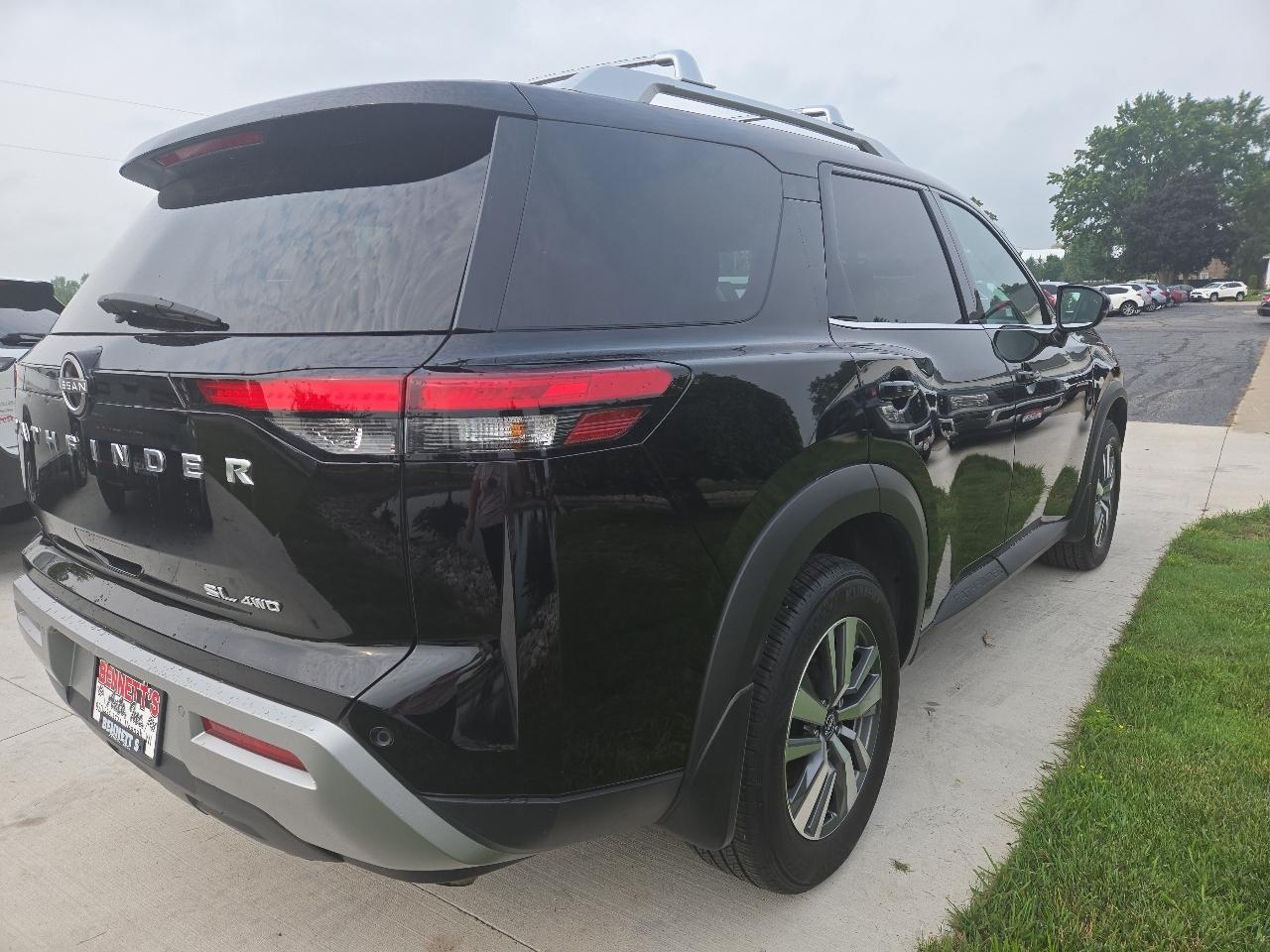 Nissan Pathfinder SL 4WD 2023