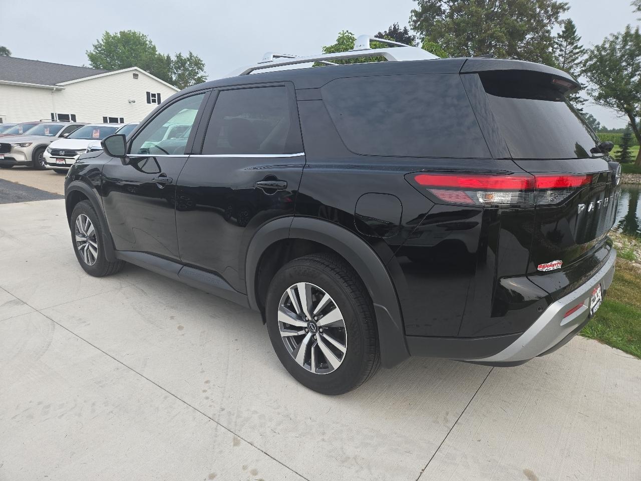 Nissan Pathfinder SL 4WD 2023