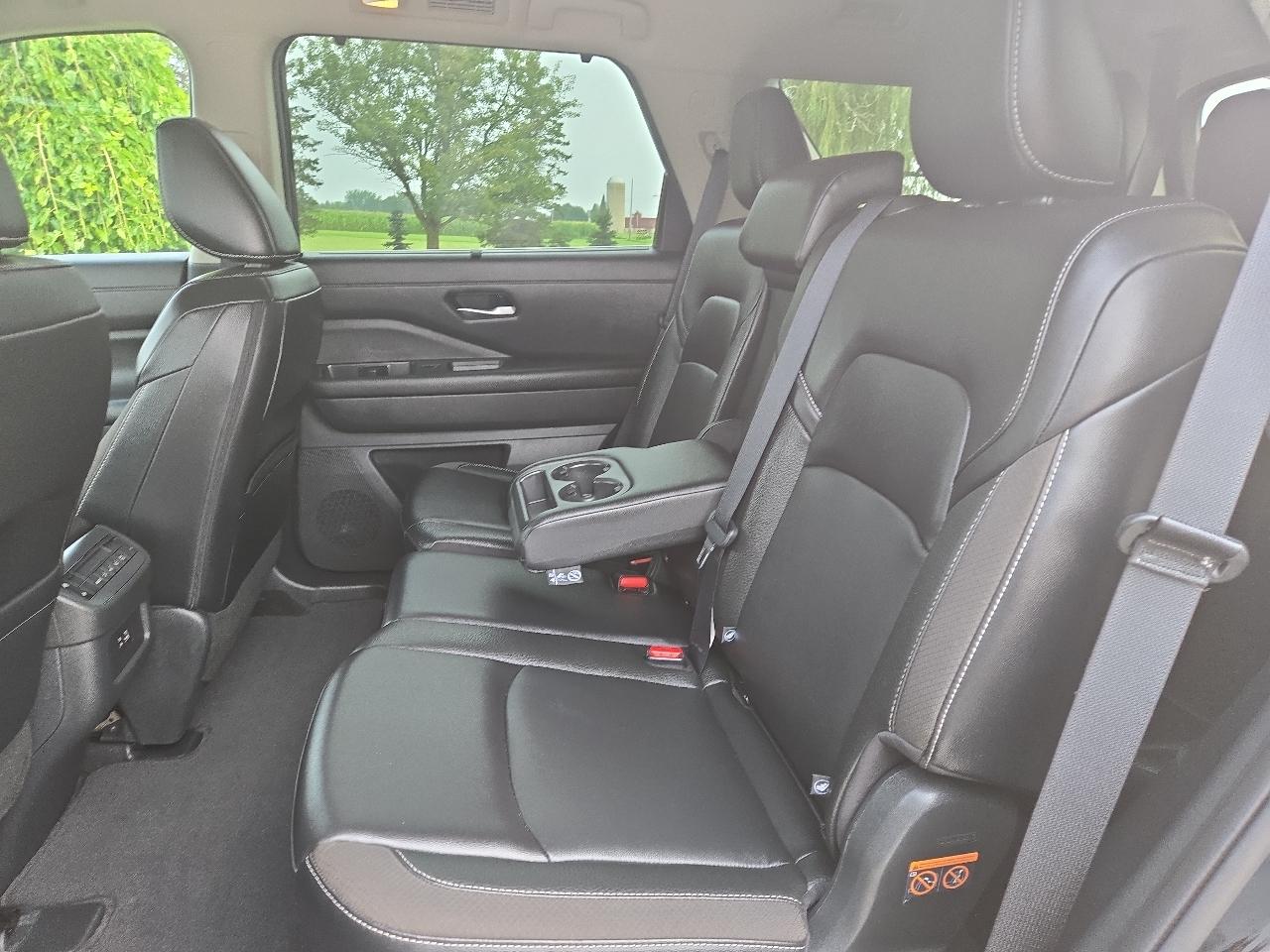 Nissan Pathfinder SL 4WD 2023