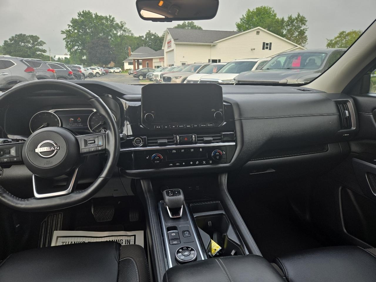 Nissan Pathfinder SL 4WD 2023
