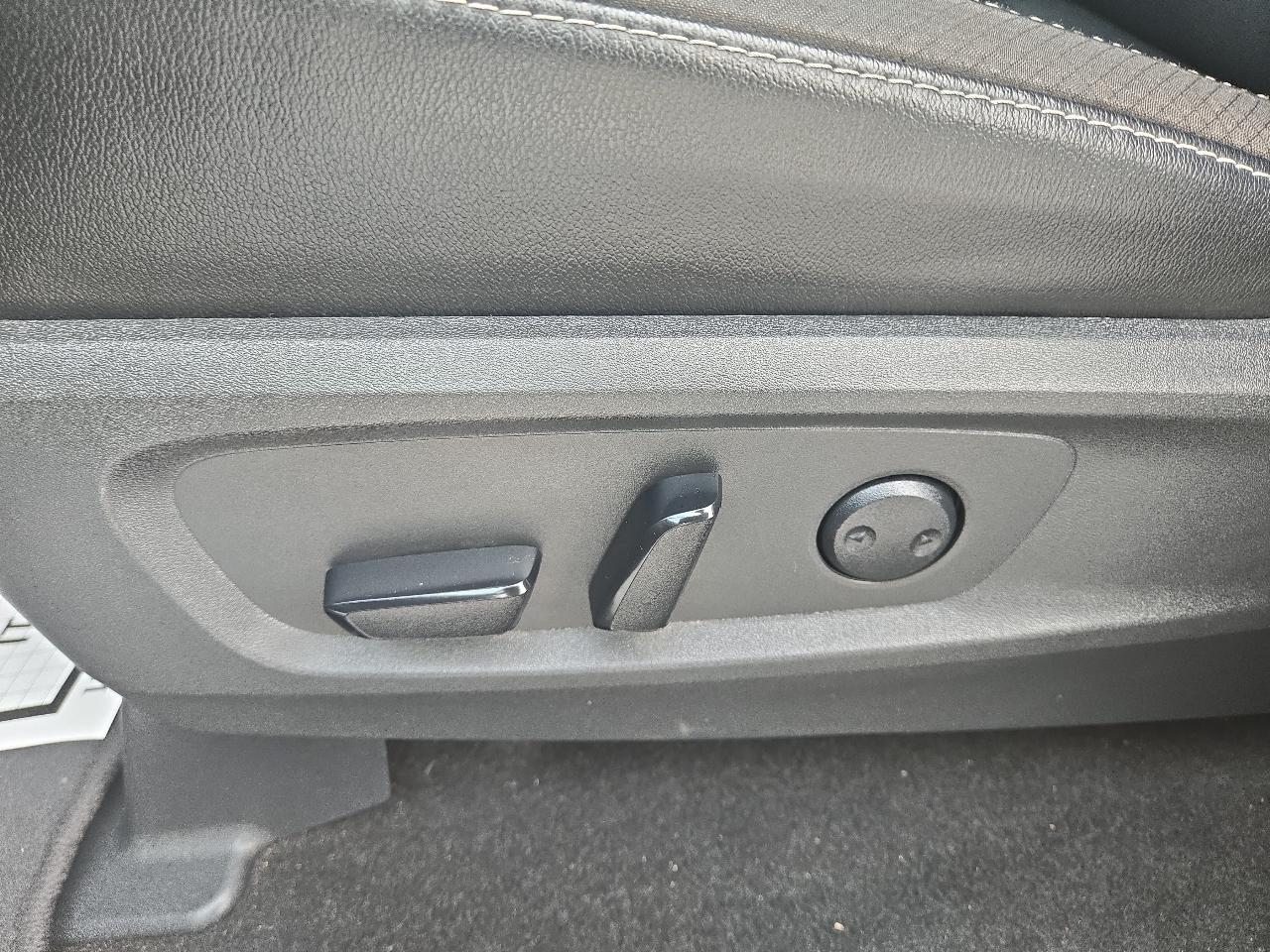 Nissan Pathfinder SL 4WD 2023