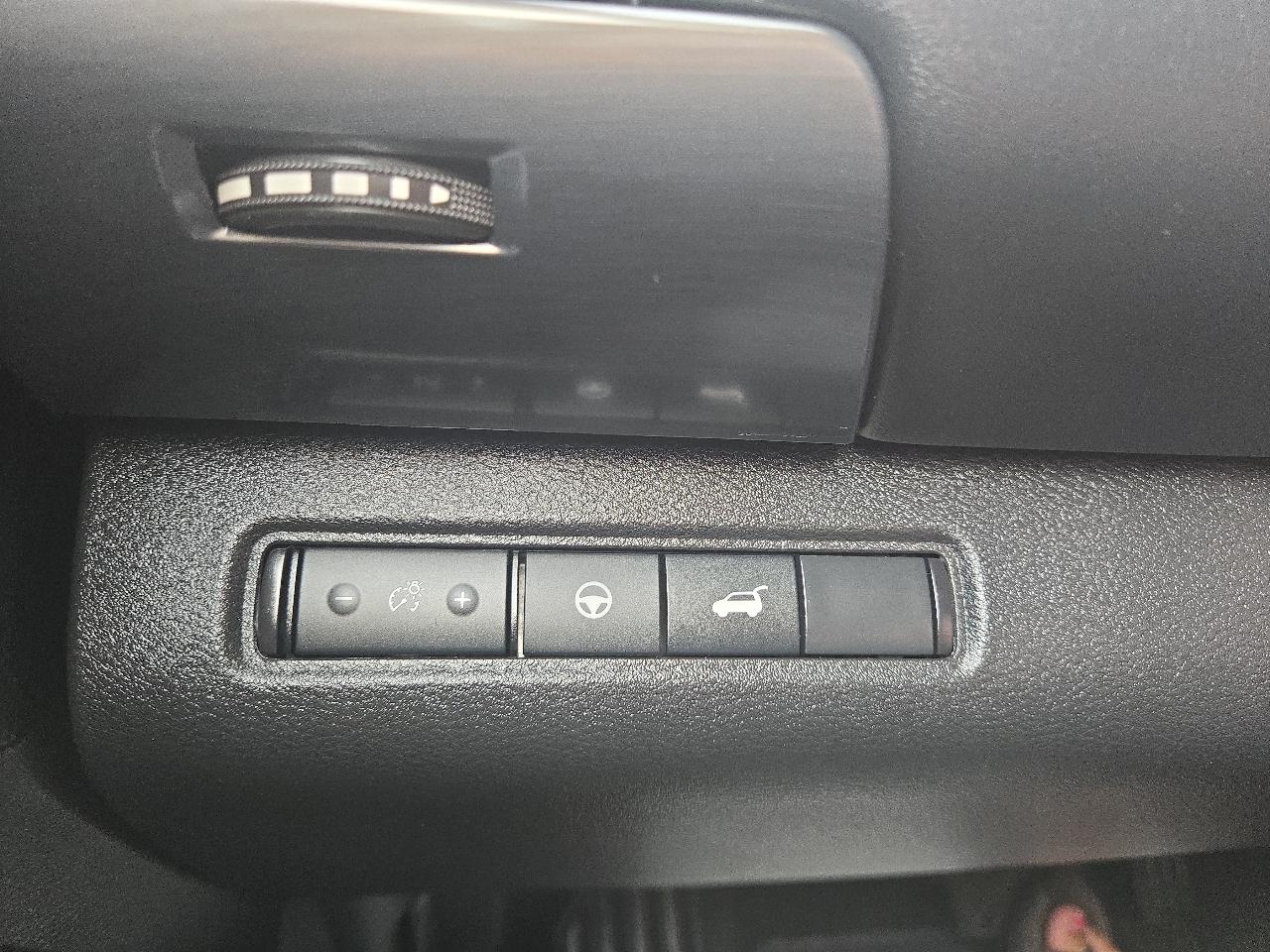 Nissan Pathfinder SL 4WD 2023