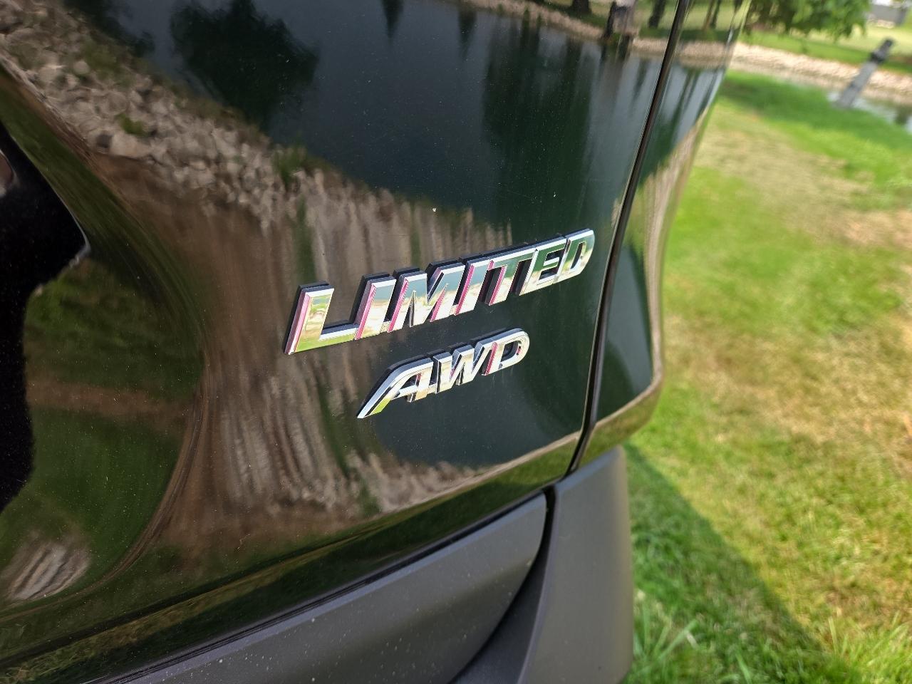 Toyota RAV4 Limited AWD 2019