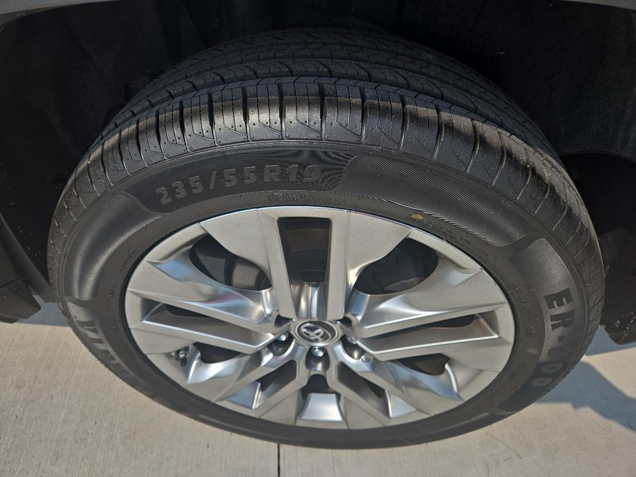 Toyota RAV4 Limited AWD 2019