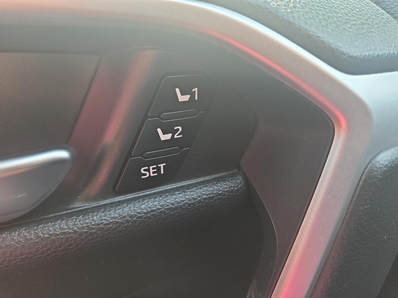 Toyota RAV4 Limited AWD 2019