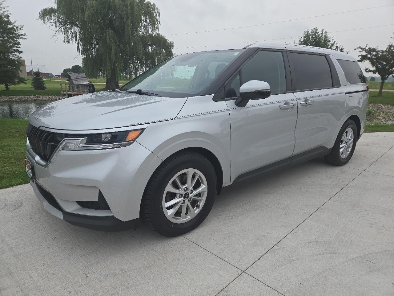 2022 Kia Carnival LX Seat Package