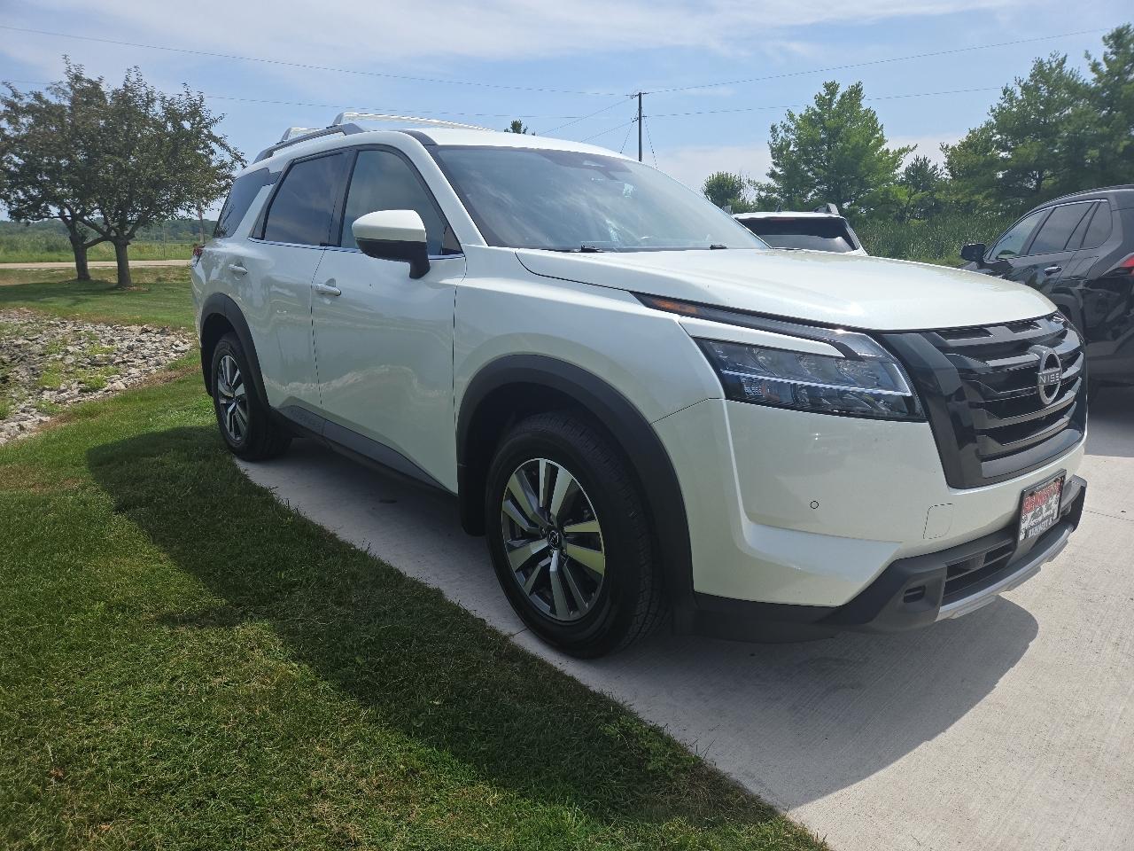 Nissan Pathfinder SL 4WD 2023