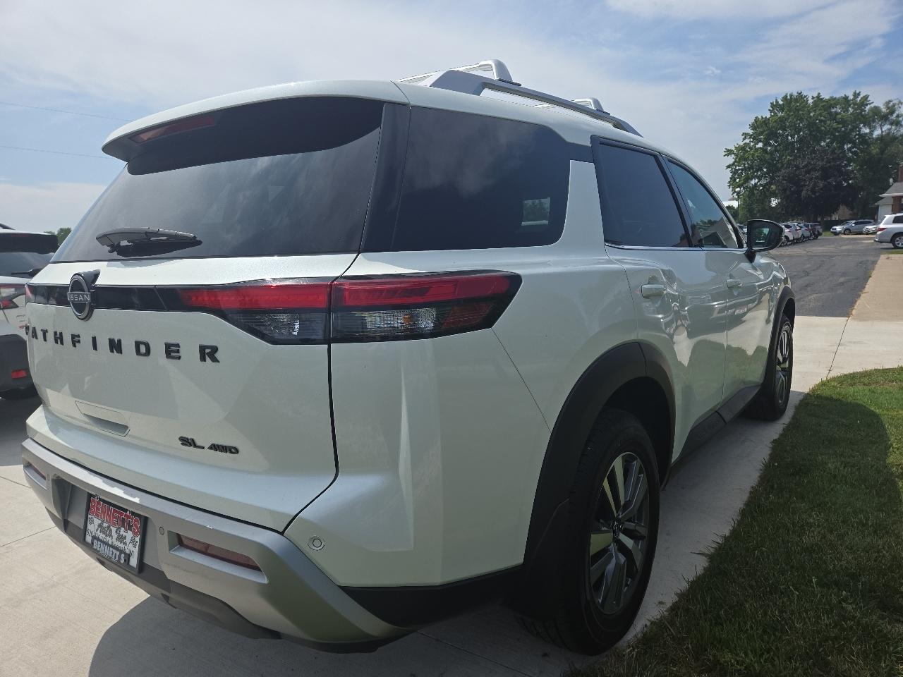 Nissan Pathfinder SL 4WD 2023