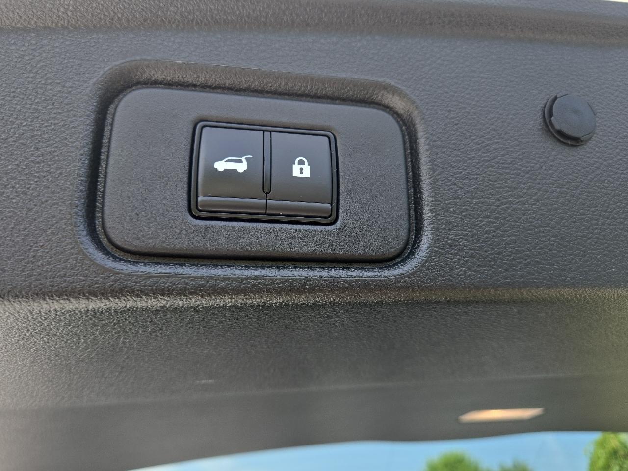 Nissan Pathfinder SL 4WD 2023
