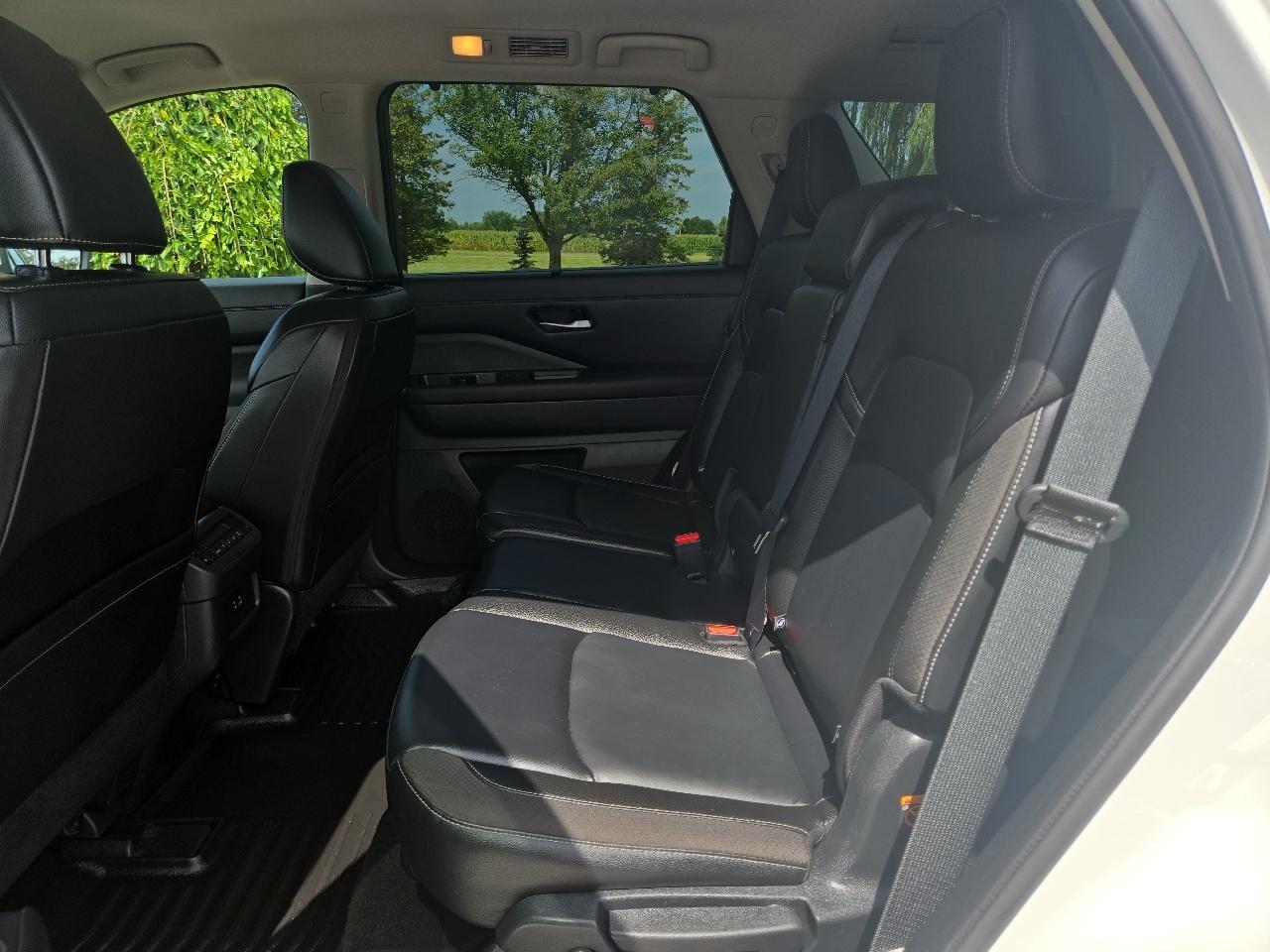 Nissan Pathfinder SL 4WD 2023