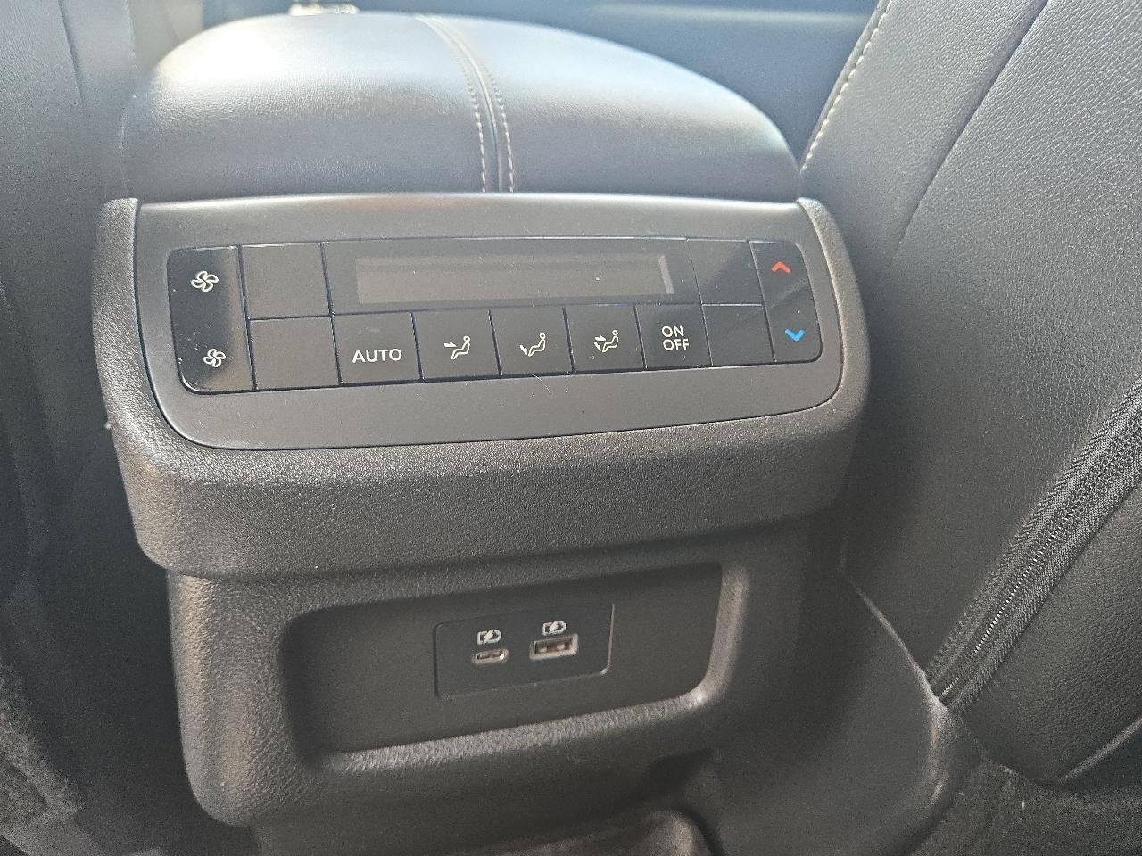 Nissan Pathfinder SL 4WD 2023