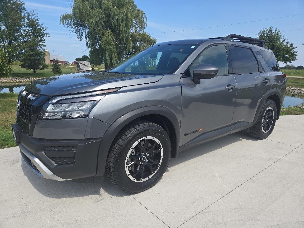 2025 Nissan Pathfinder SV 4WD