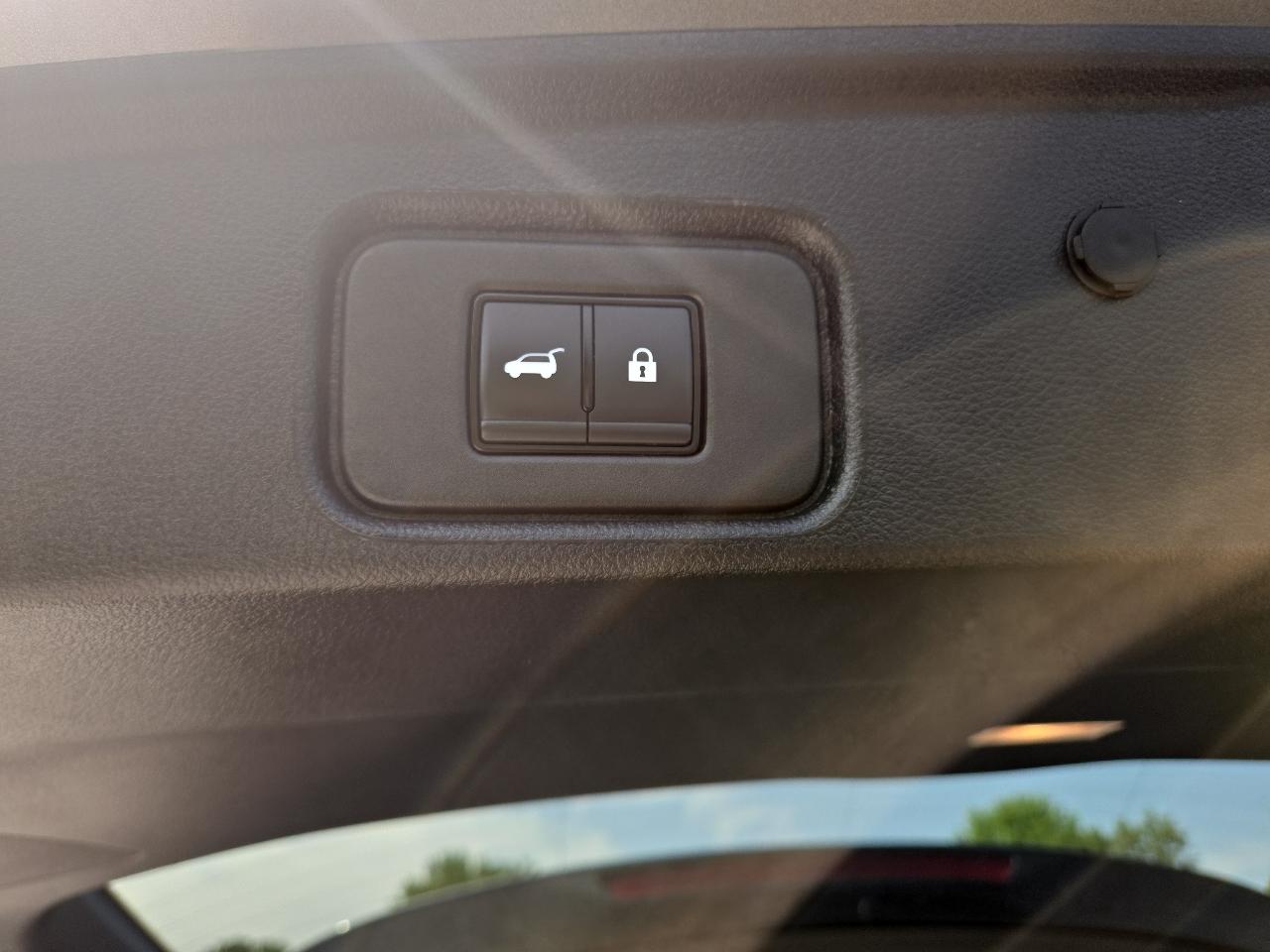 Nissan Pathfinder SV 4WD 2025