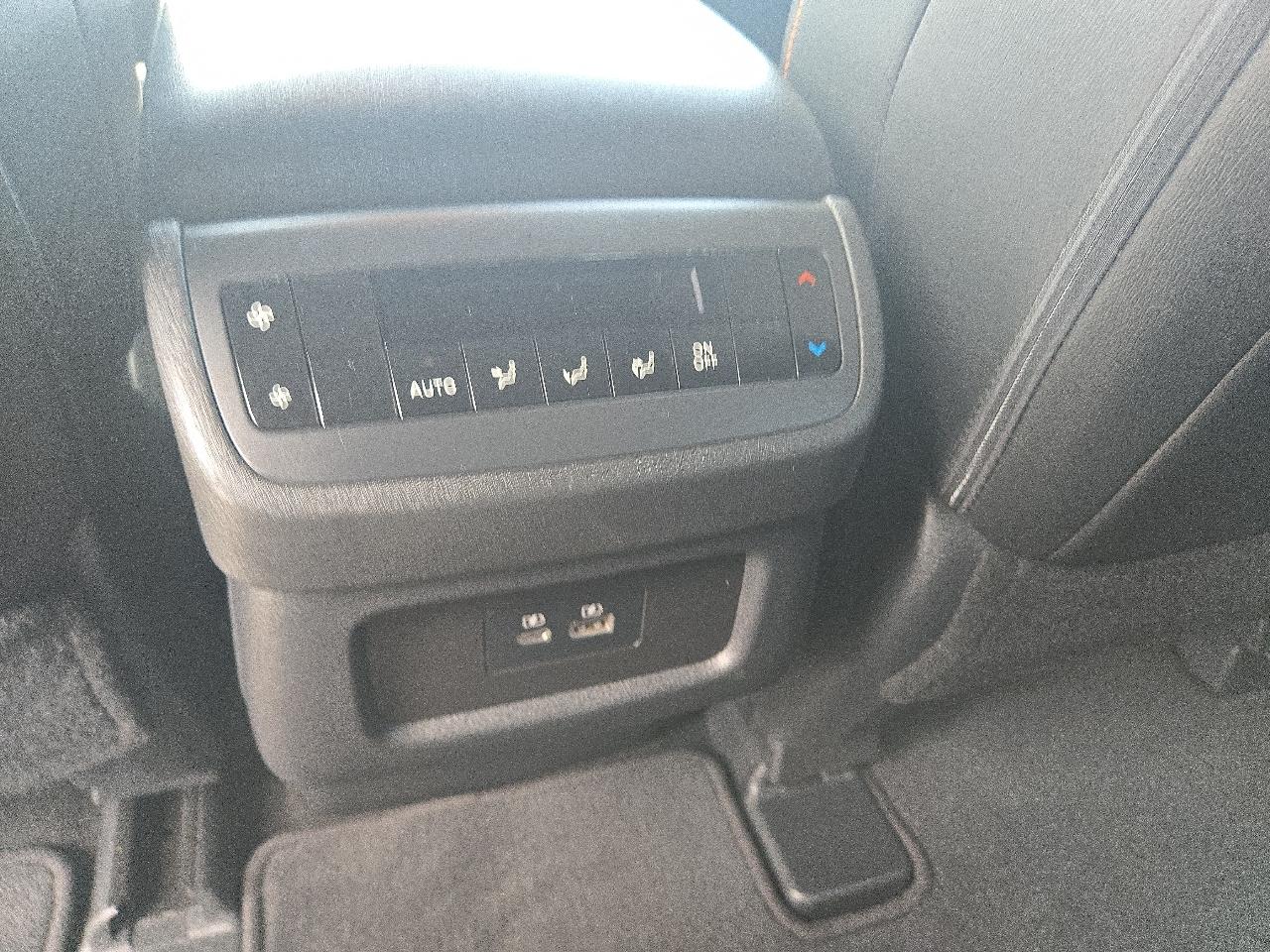 Nissan Pathfinder SV 4WD 2025