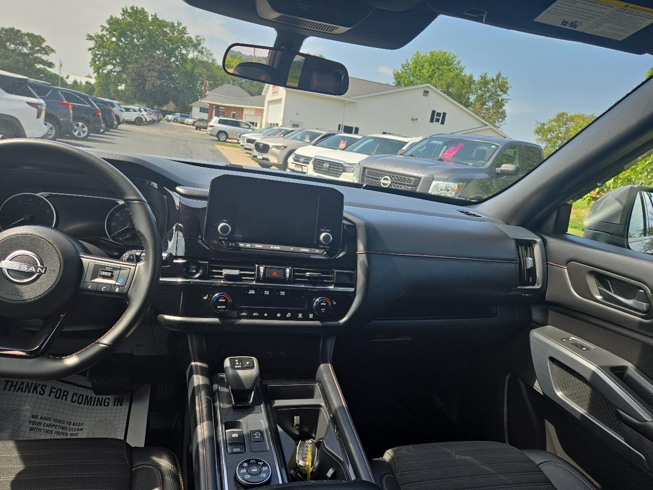 Nissan Pathfinder SV 4WD 2025