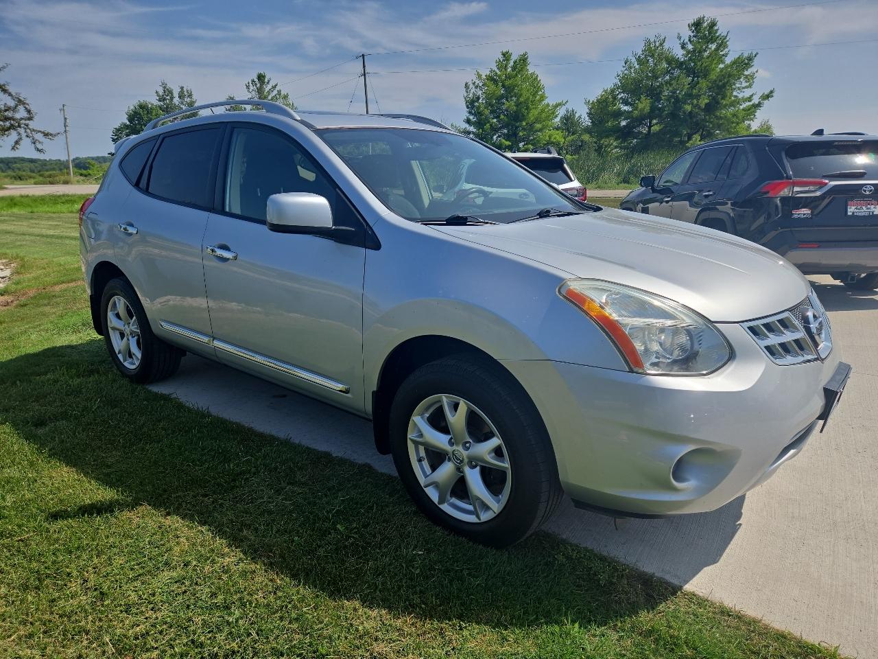 Nissan Rogue S AWD 2011