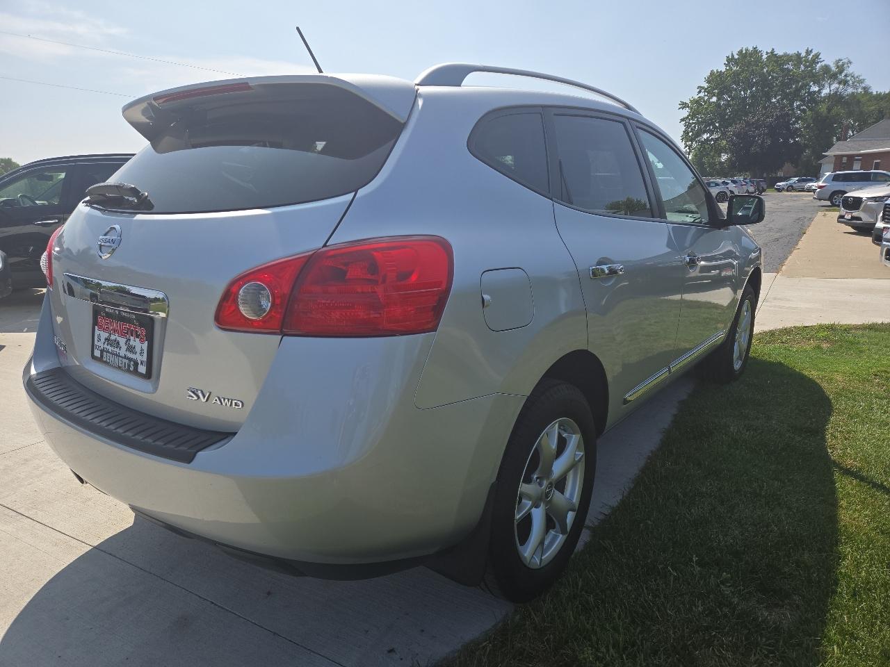 Nissan Rogue S AWD 2011
