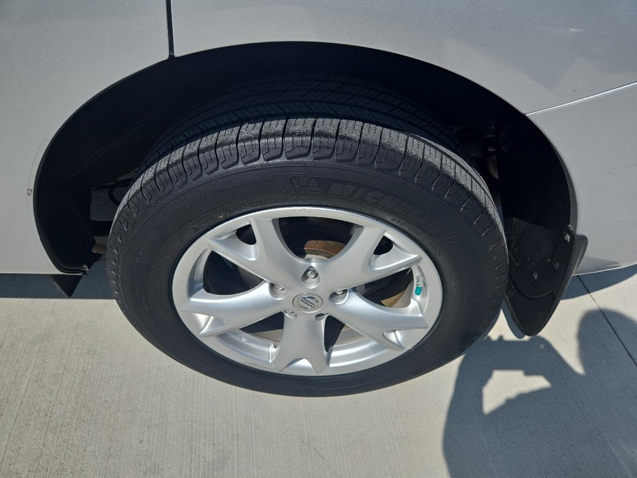Nissan Rogue S AWD 2011