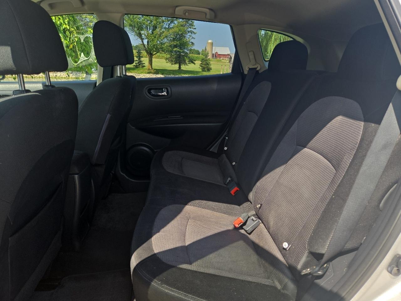 Nissan Rogue S AWD 2011