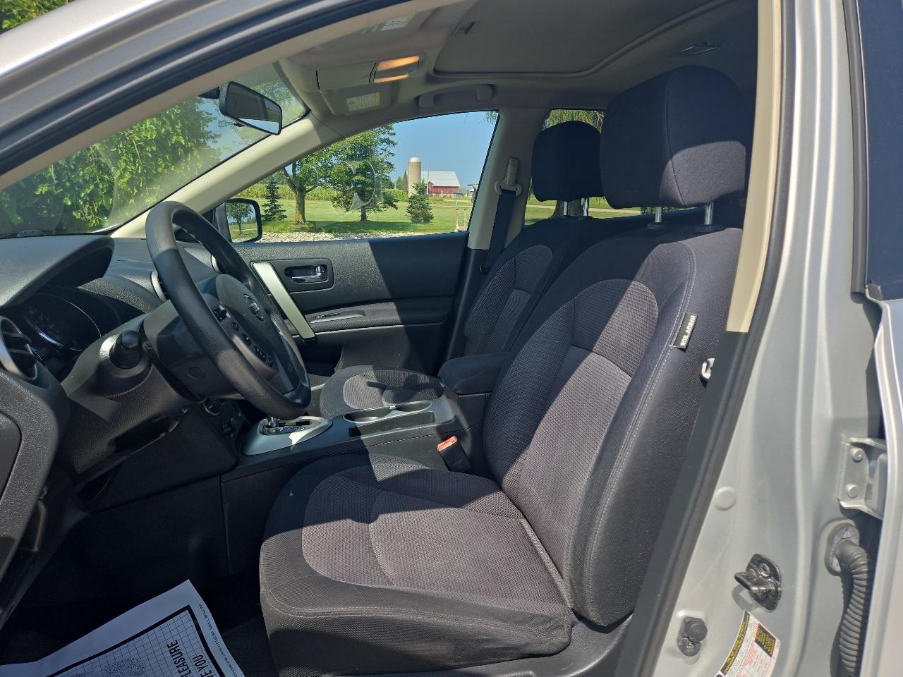 Nissan Rogue S AWD 2011