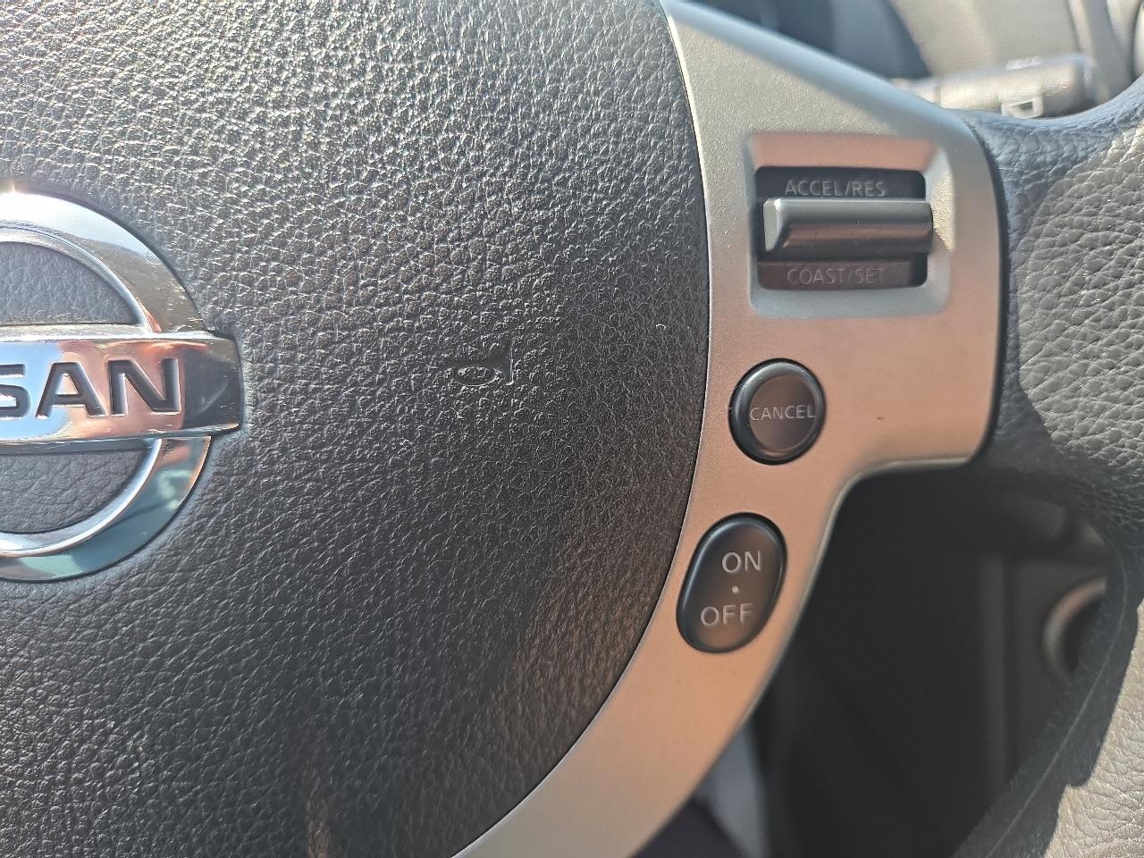 Nissan Rogue S AWD 2011