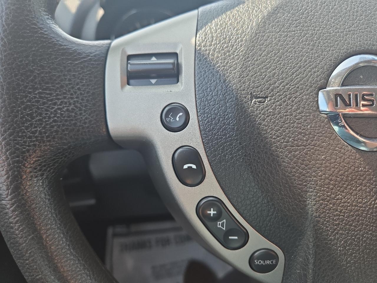 Nissan Rogue S AWD 2011
