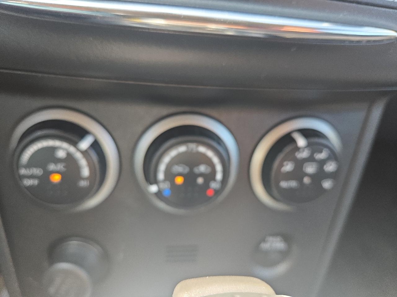 Nissan Rogue S AWD 2011