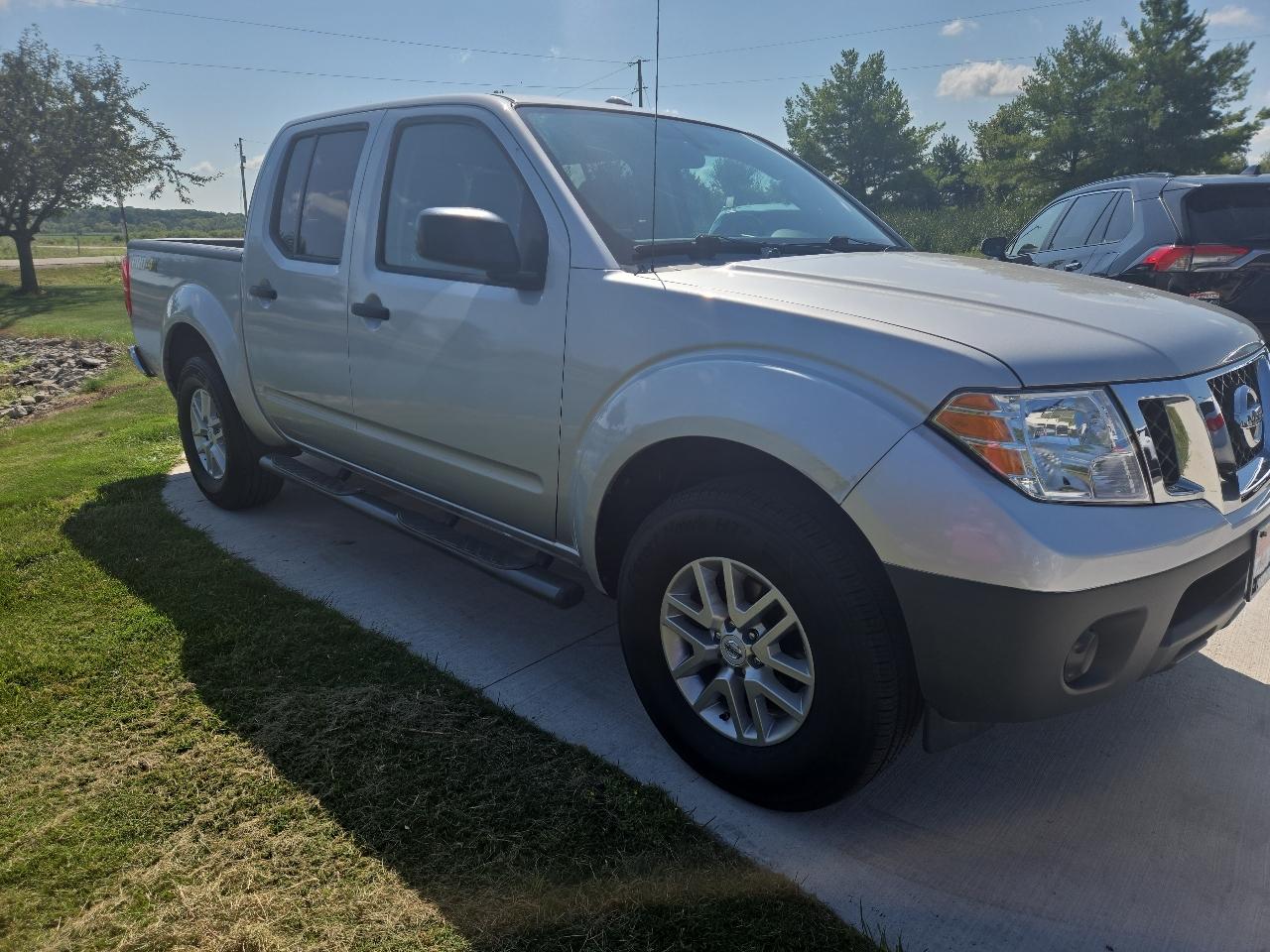 Nissan Frontier SL Crew Cab 5AT 4WD 2016