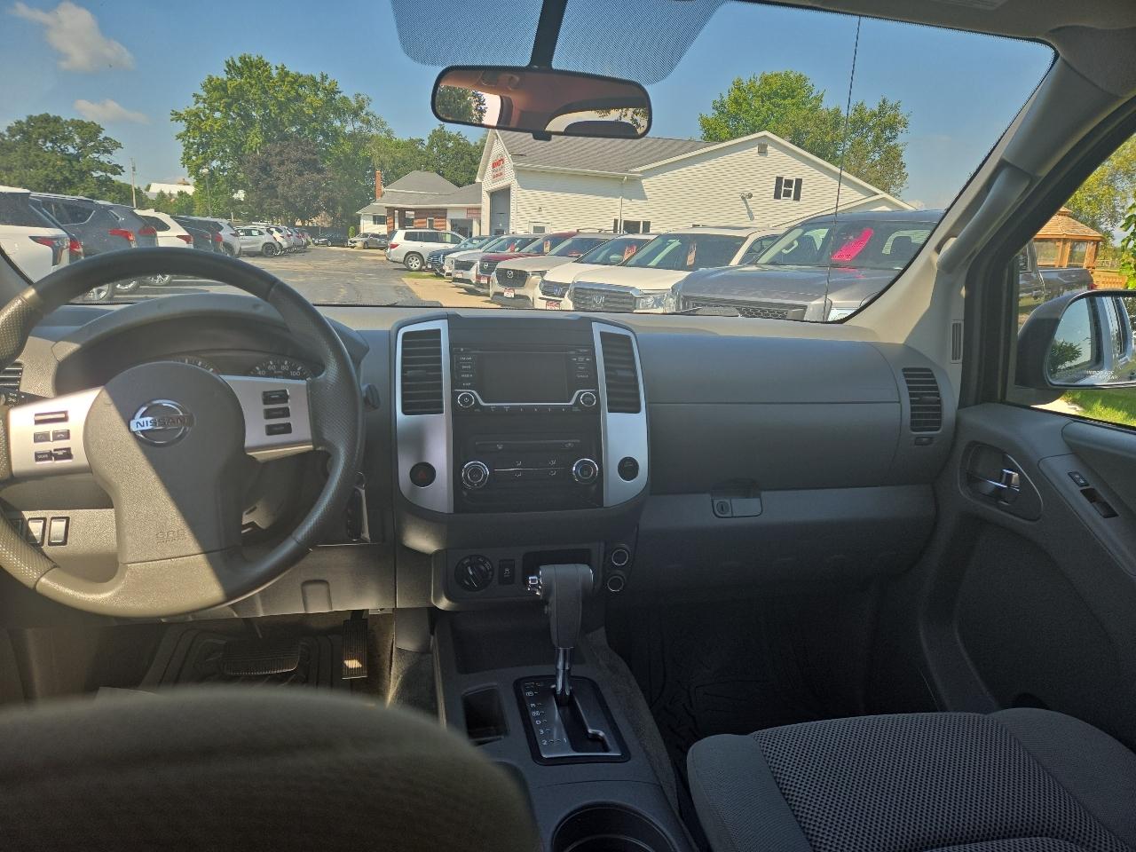 Nissan Frontier SL Crew Cab 5AT 4WD 2016