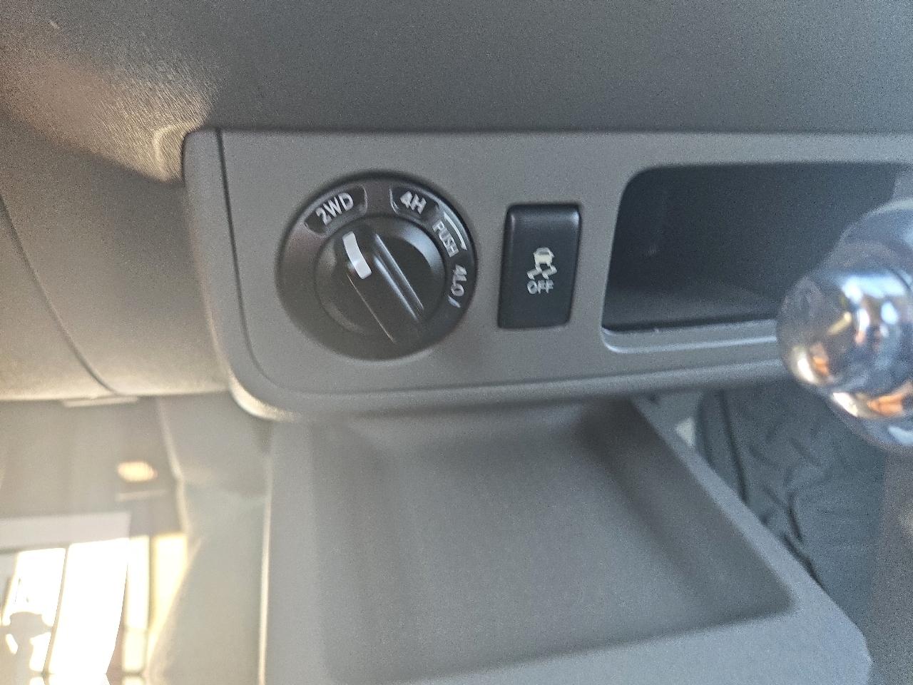 Nissan Frontier SL Crew Cab 5AT 4WD 2016