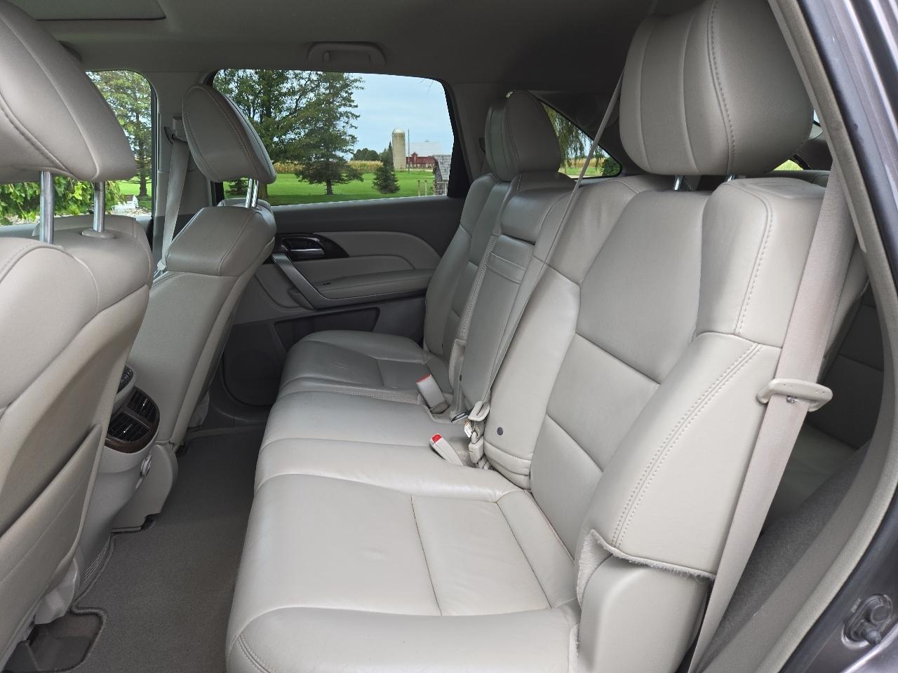 Acura MDX 6-Spd AT w/Tech Package 2012
