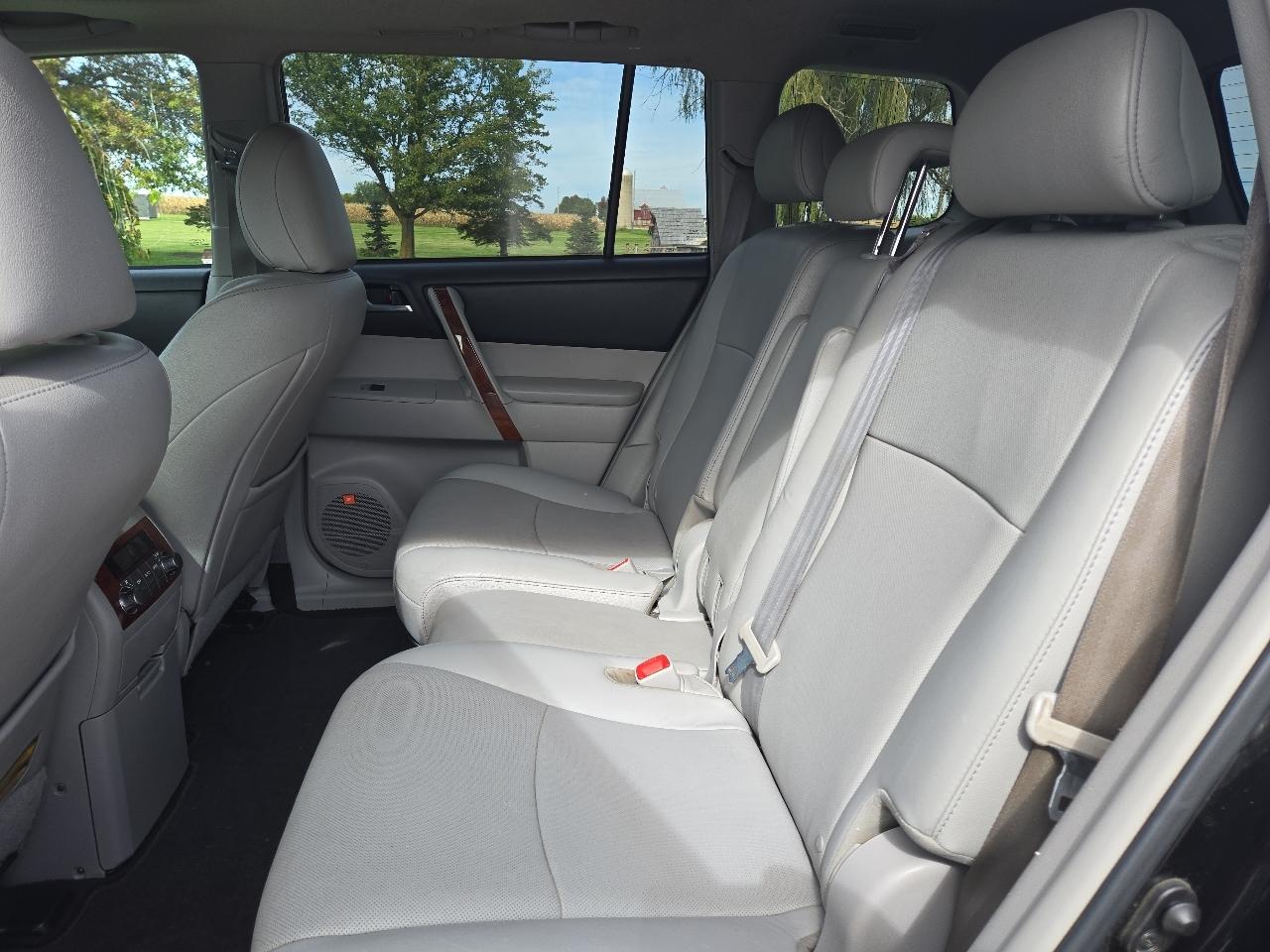 Toyota Highlander Limited 4WD 2013