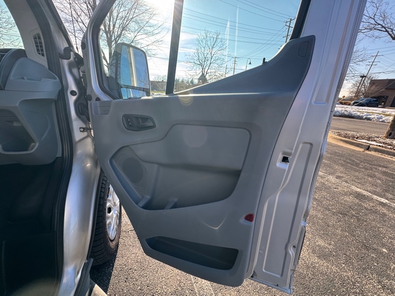 Ford Transit 250 Van Med. Roof w/Sliding Pass. 148-in. WB 2018