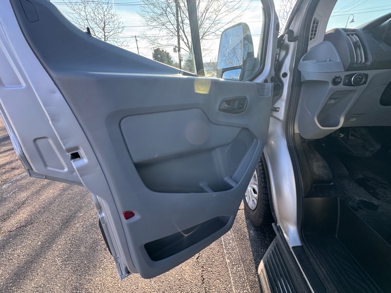 Ford Transit 250 Van Med. Roof w/Sliding Pass. 148-in. WB 2018