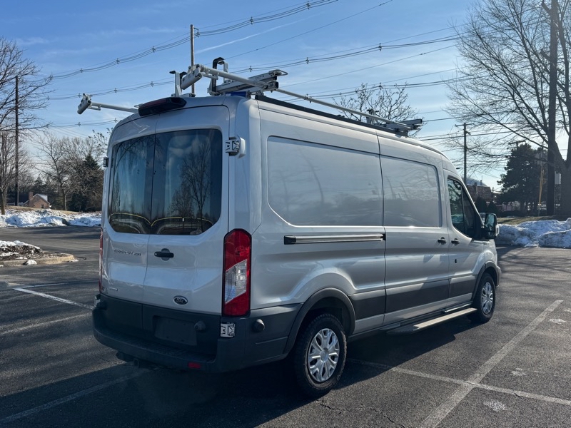 Ford Transit 250 Van Med. Roof w/Sliding Pass. 148-in. WB 2018