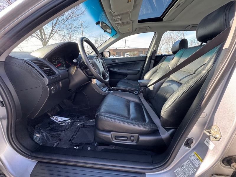 Honda Accord EX-L Sedan AT with Navigation System 2003