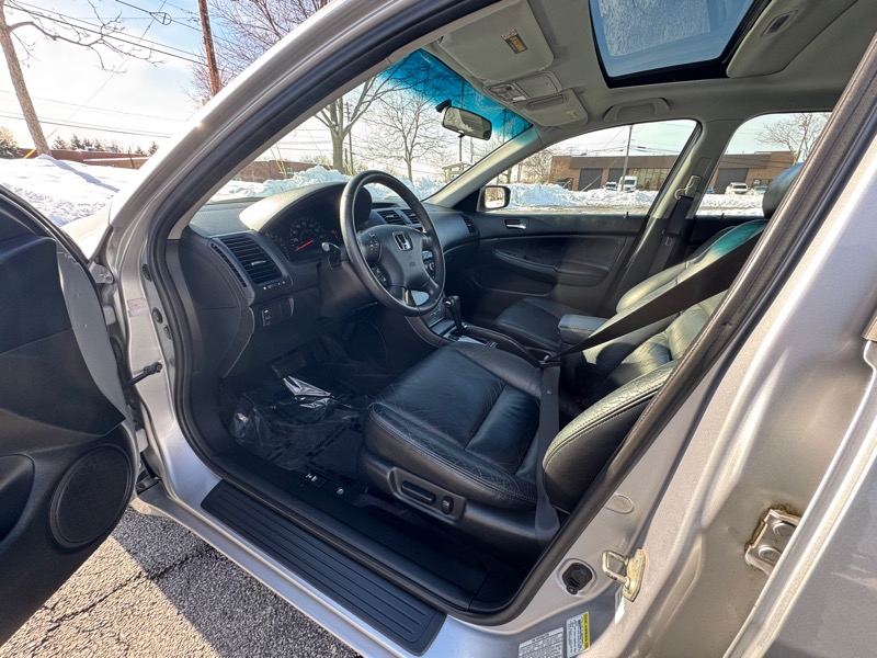 Honda Accord EX-L Sedan AT with Navigation System 2003