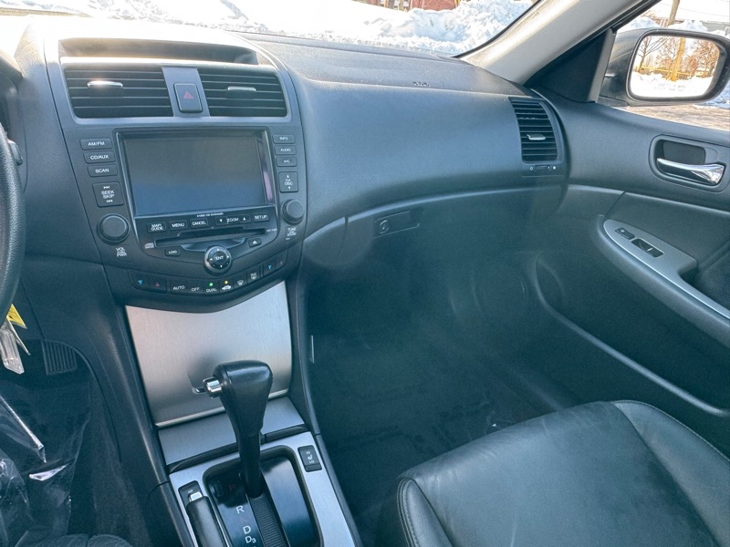 Honda Accord EX-L Sedan AT with Navigation System 2003