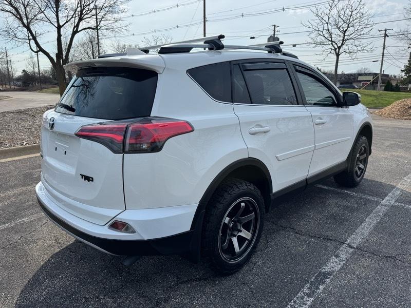 Toyota RAV4 XLE AWD 2018