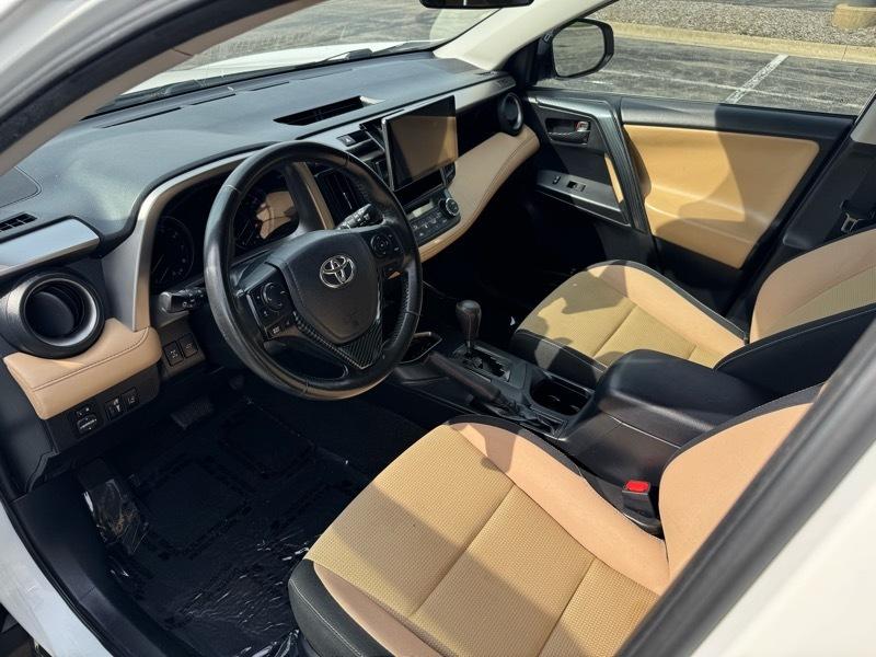 Toyota RAV4 XLE AWD 2018