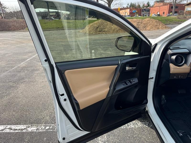 Toyota RAV4 XLE AWD 2018