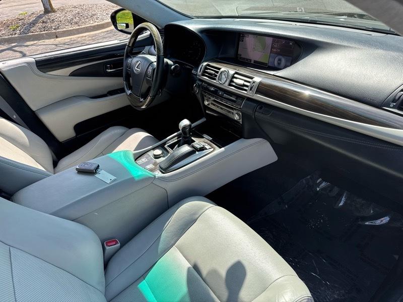 Lexus LS 460 Luxury Sedan 2015